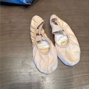 Capezio Light Pink Ballet Slippers Split-Sole Design